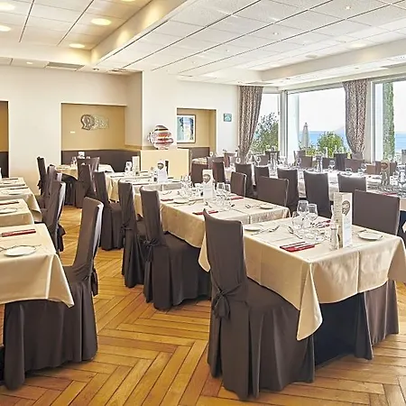 Caroline Hotel